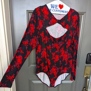 LANE BRYANT 18/20 Red Rose Floral on Black Bodysuit EUC